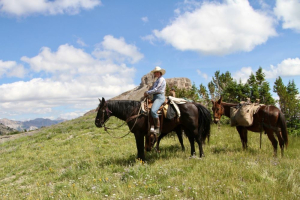 horseback pack trips wyoming